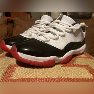 MAKE AN OFFER! Air Jordan 11 Retro 'Concord-Bred' Size 11M